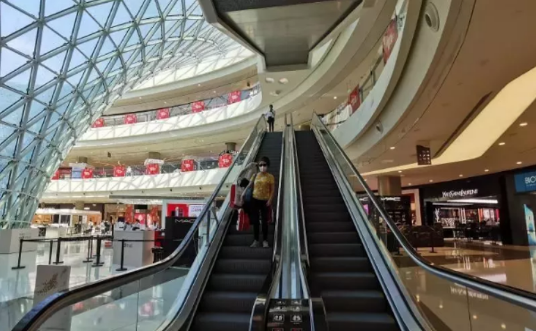 【中國免稅人在行動(dòng)?一線直擊篇】之十一：這家店恢復(fù)營業(yè)，吸引超過1億人在線看直播！