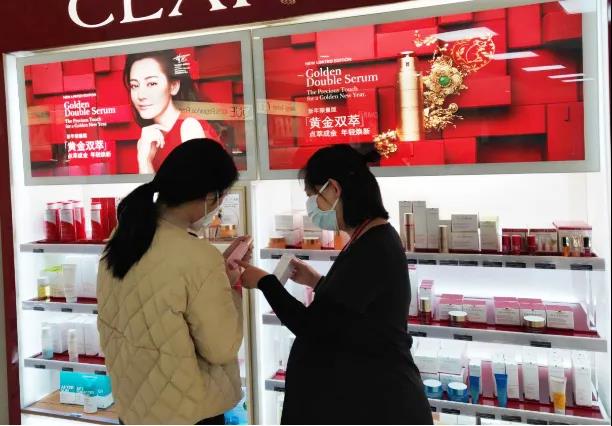 【中國免稅人在行動·一線直擊篇】之三十：疫情無情，服務有愛 致敬可愛的免稅人