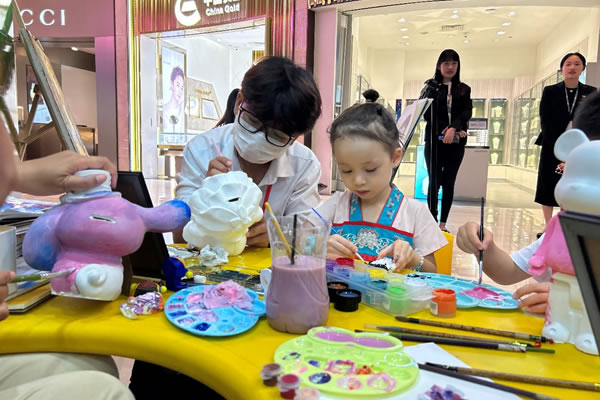 一帶一路篇 | 中免集團(tuán)所屬柬中免“中國(guó)游客之家”項(xiàng)目獲柬埔寨旅游部授權(quán) 柬中免順利舉辦cdf“童心無限”公益畫展 