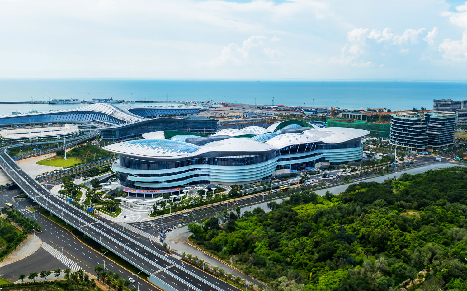 海南自貿(mào)港封關(guān)倒計時 中免集團領(lǐng)跑全球旅游零售新格局