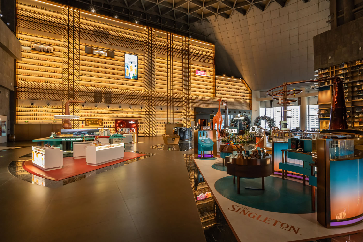 封關(guān)倒計時！中免集團十余年深耕樹立海南離島免稅消費新標(biāo)桿